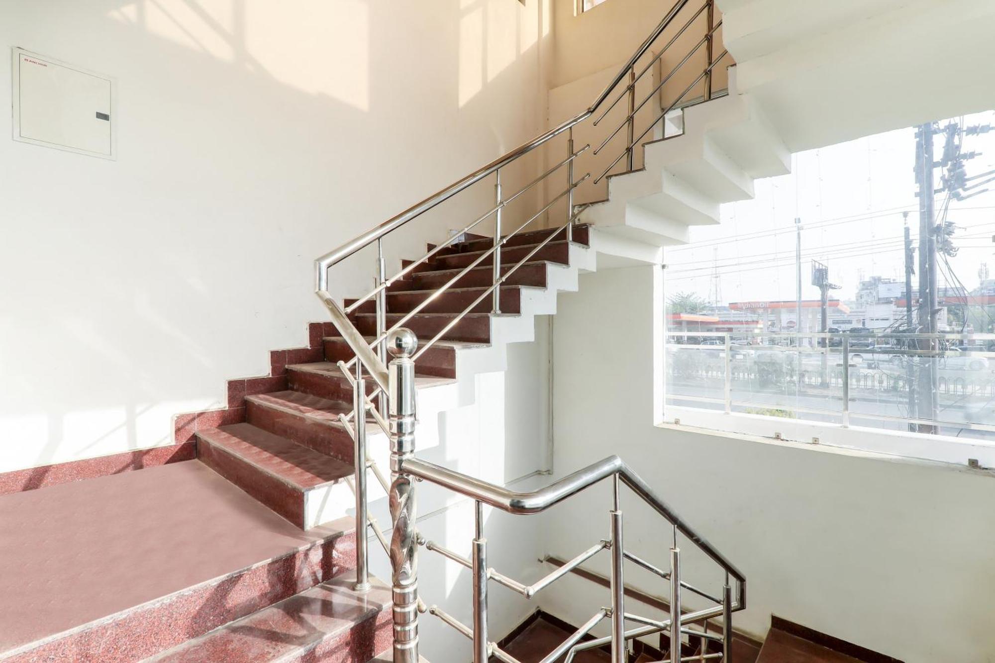 Oyo Flagship Raghuvar Palace Hotell Lucknow Eksteriør bilde